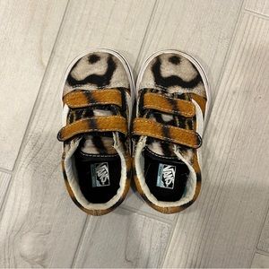 Vans toddler tiger sneakers 6.5